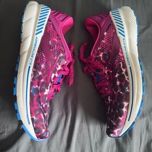 Brooks Adrenaline GTS 22 Leopard Running Shoes 11